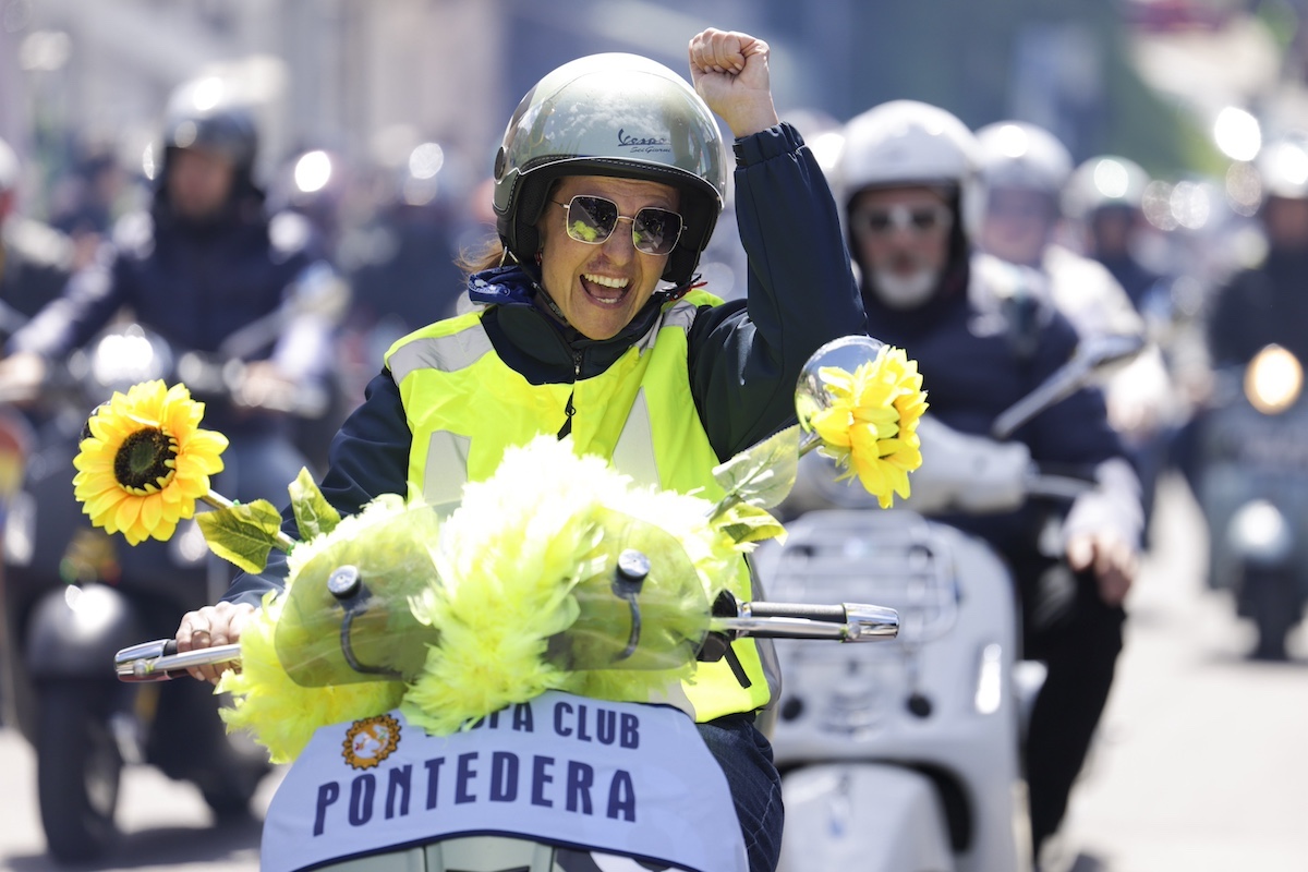 Vespa World Days 2024: oltre 30mila vespisti convergono a Pontedera Vespa World Days 2024: oltre 30mila vespisti convergono a Pontedera