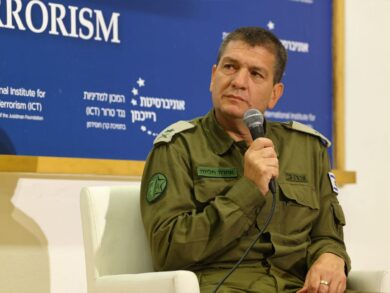 Israele, salta la prima testa: si dimette il capo dell’intelligence