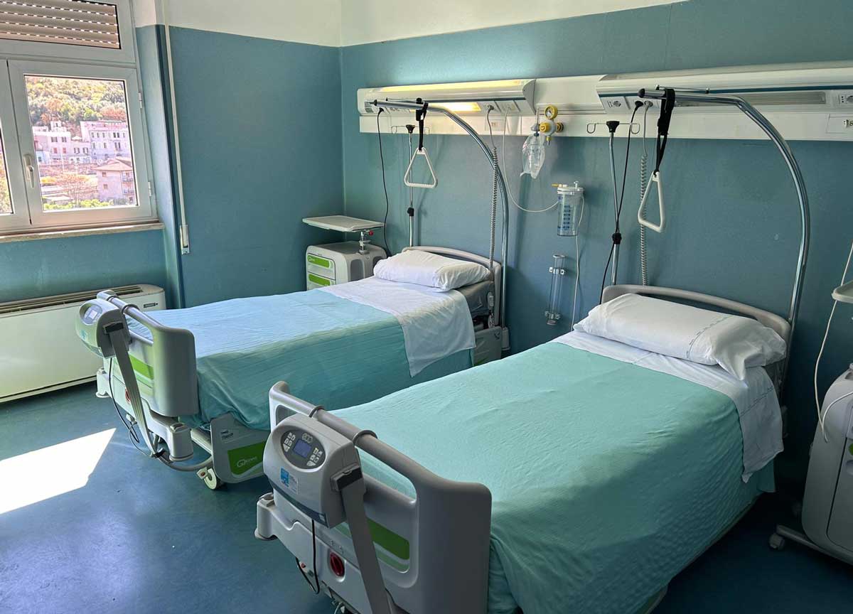 Sanità, dopo l’incendio riaprono i primi reparti dell’ospedale di Tivoli