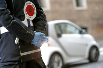 Codice strada, il governo alleggerisce le multe. Ecco la regola del 61° giorno