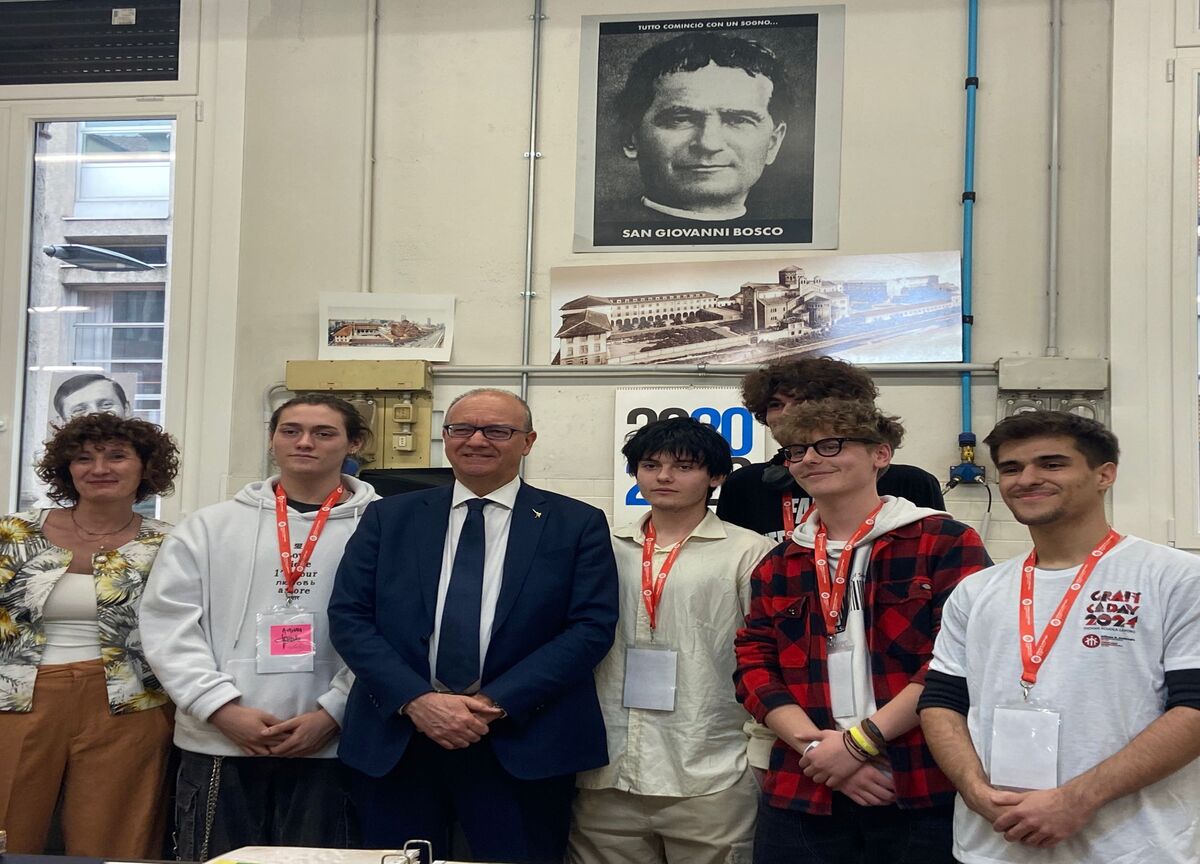Milano, Valditara: “Le funzioni della scuola sono due: libertà e lavoro” Milano, Valditara: “Le funzioni della scuola sono due: libertà e lavoro”