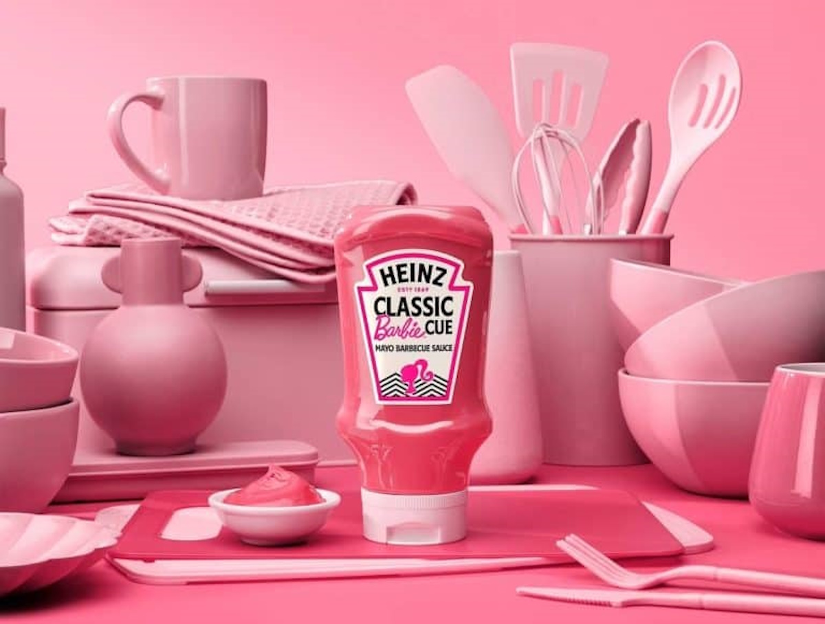 Heinz lancia la sala Barbiecue. Hambuger e patatine diventano rosa Heinz lancia la sala Barbiecue. Hambuger e patatine diventano rosa