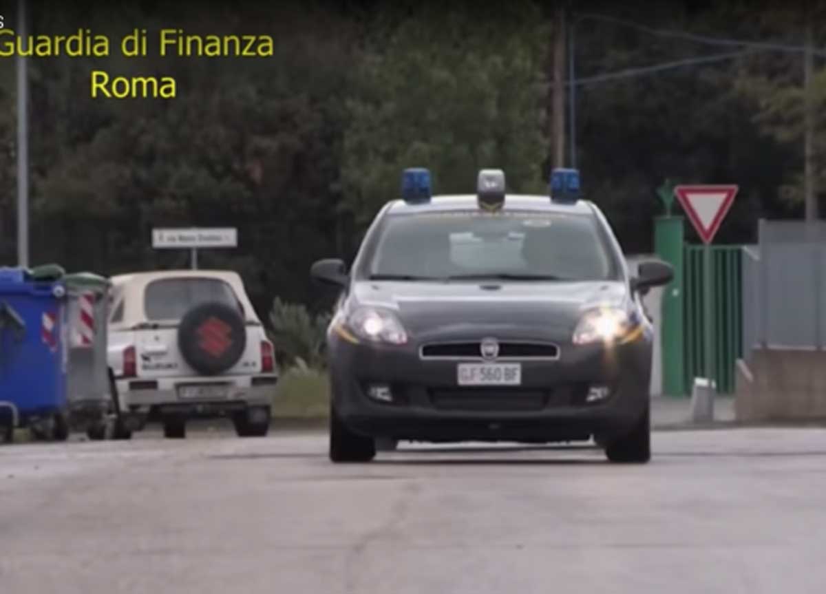 Gare d’appalto, a Roma il trucco per vincere: basta sottopagare i dipendenti Gare d’appalto, a Roma il trucco per vincere: basta sottopagare i dipendenti