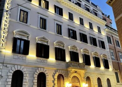 Roma, evacuato l’hotel Barberini per esalazioni: quattro turisti intossicati