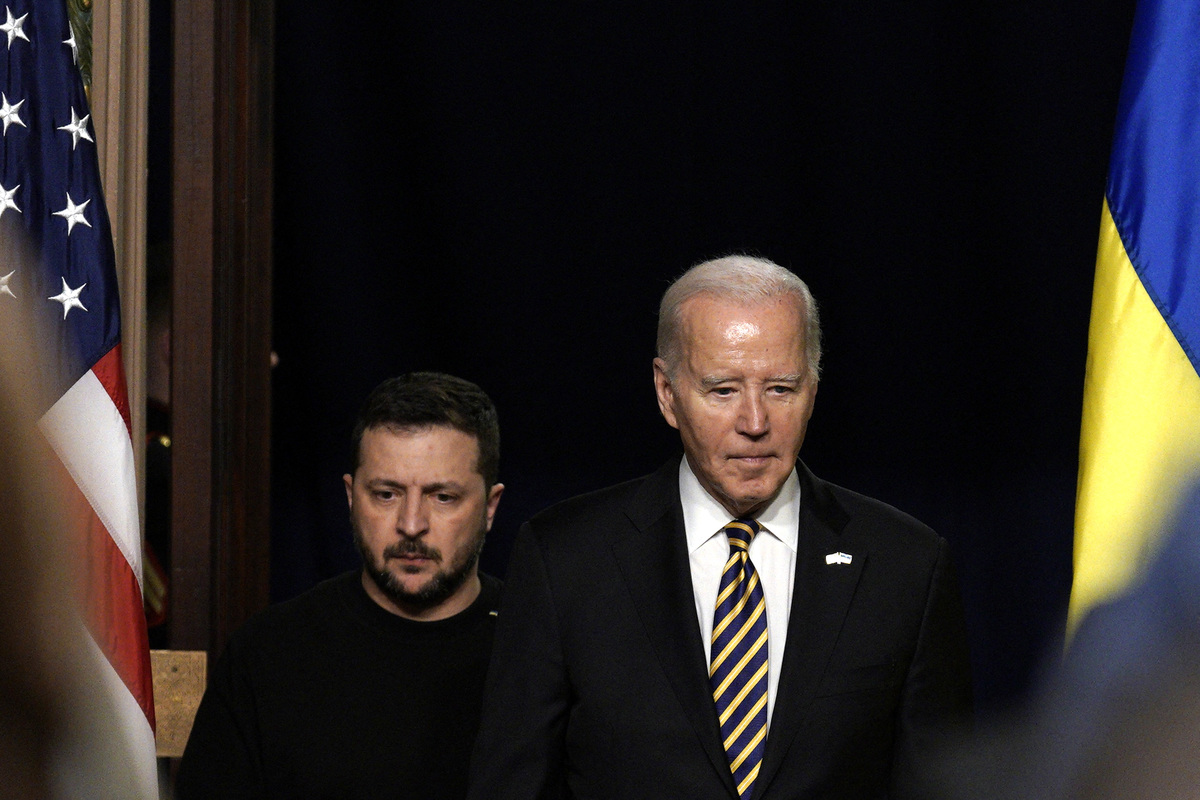 Ucraina, telefonata Zelensky-Biden: accordo per i missili a corto raggio Ucraina, telefonata Zelensky-Biden: accordo per i missili a corto raggio