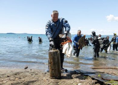 Bolsena, un lago di immondizia: il fondale restituisce 17 quintali di rifiuti