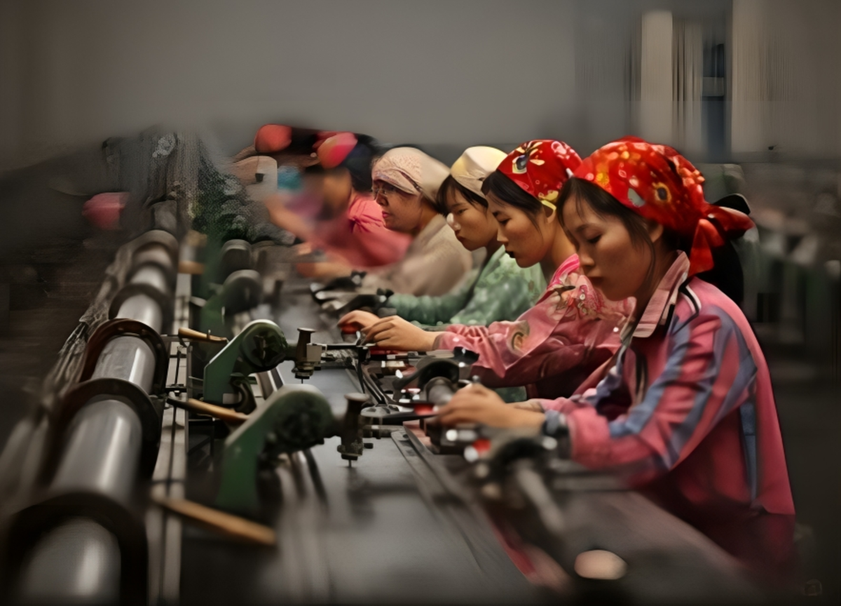 Lavoro forzato, via al divieto Ue di vendere merce prodotta con sfruttamento Lavoro forzato, via al divieto Ue di vendere merce prodotta con sfruttamento
