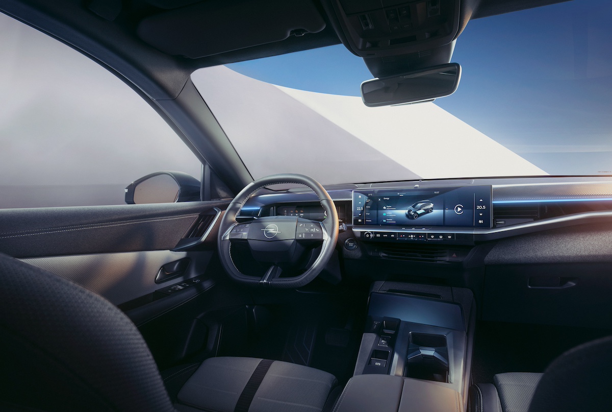 Opel Grandland 2024, rivoluziona il concetto di SUV Opel Grandland 2024, rivoluziona il concetto di SUV
