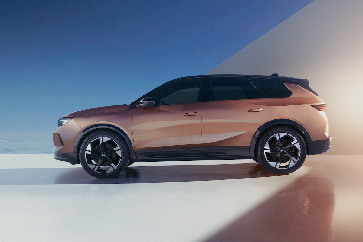 Opel Grandland 2024, rivoluziona il concetto di SUV Opel Grandland 2024, rivoluziona il concetto di SUV