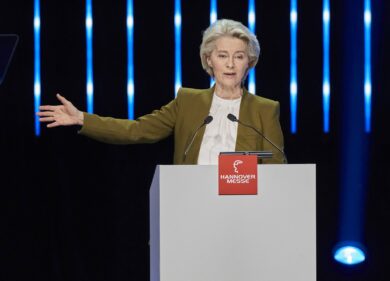 Von der Leyen femminista: “Poche donne a lavoro, difficile superare l’inferno”