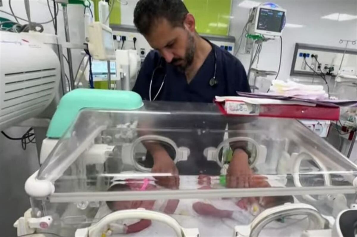 Gaza, una bimba nasce già orfana: il cesareo d’urgenza, poi la vita. La storia Gaza, una bimba nasce già orfana: il cesareo d’urgenza, poi la vita. La storia