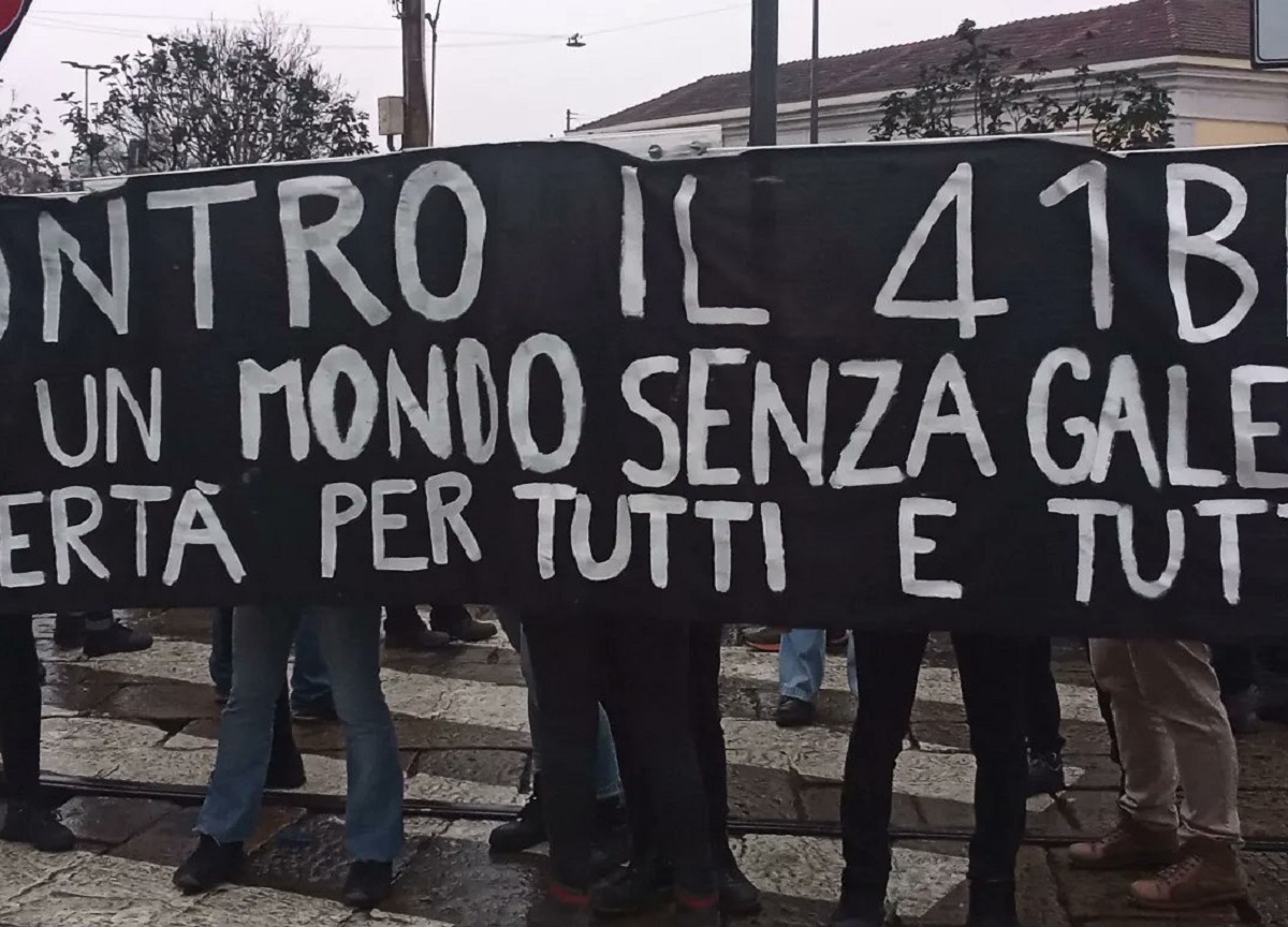 Cospito, la Cassazione conferma 23 anni per l’attentato all’ex caserma Cospito, la Cassazione conferma 23 anni per l’attentato all’ex caserma