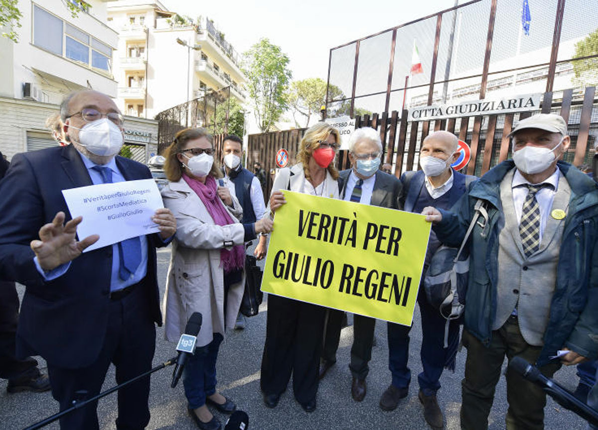 Processo Regeni  i referti choc: “Torture con calci, bastonate e bruciature”