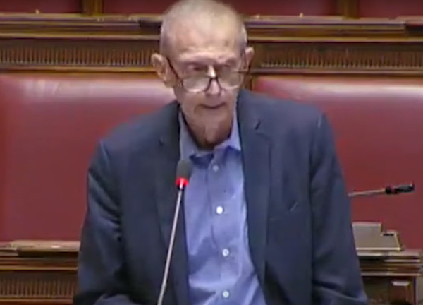 “Nel PD hanno le mani ‘appiccicose'”. Web scatenato sul “furto” di Fassino “Nel PD hanno le mani ‘appiccicose'”. Web scatenato sul “furto” di Fassino
