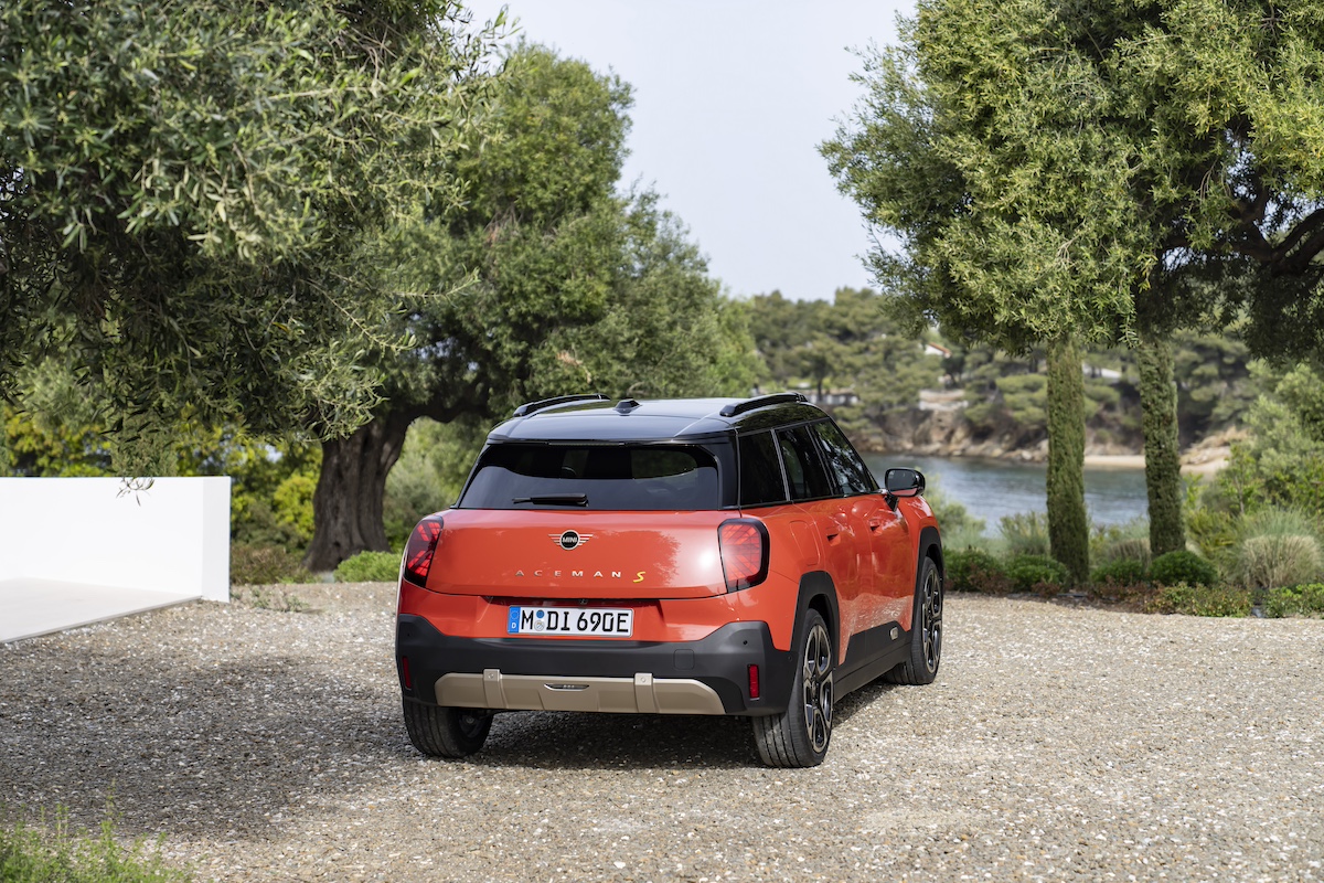MINI Aceman: innovazione e stile nel nuovo crossover elettrico MINI Aceman: innovazione e stile nel nuovo crossover elettrico