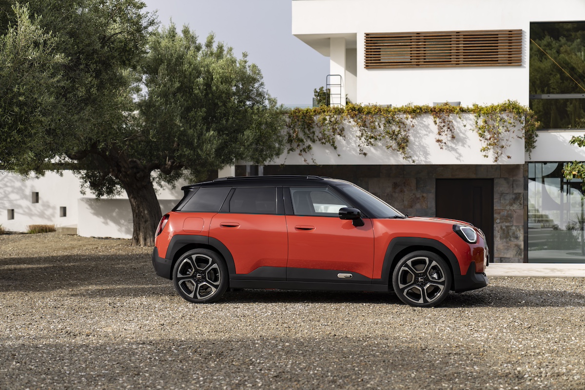 MINI Aceman: innovazione e stile nel nuovo crossover elettrico MINI Aceman: innovazione e stile nel nuovo crossover elettrico