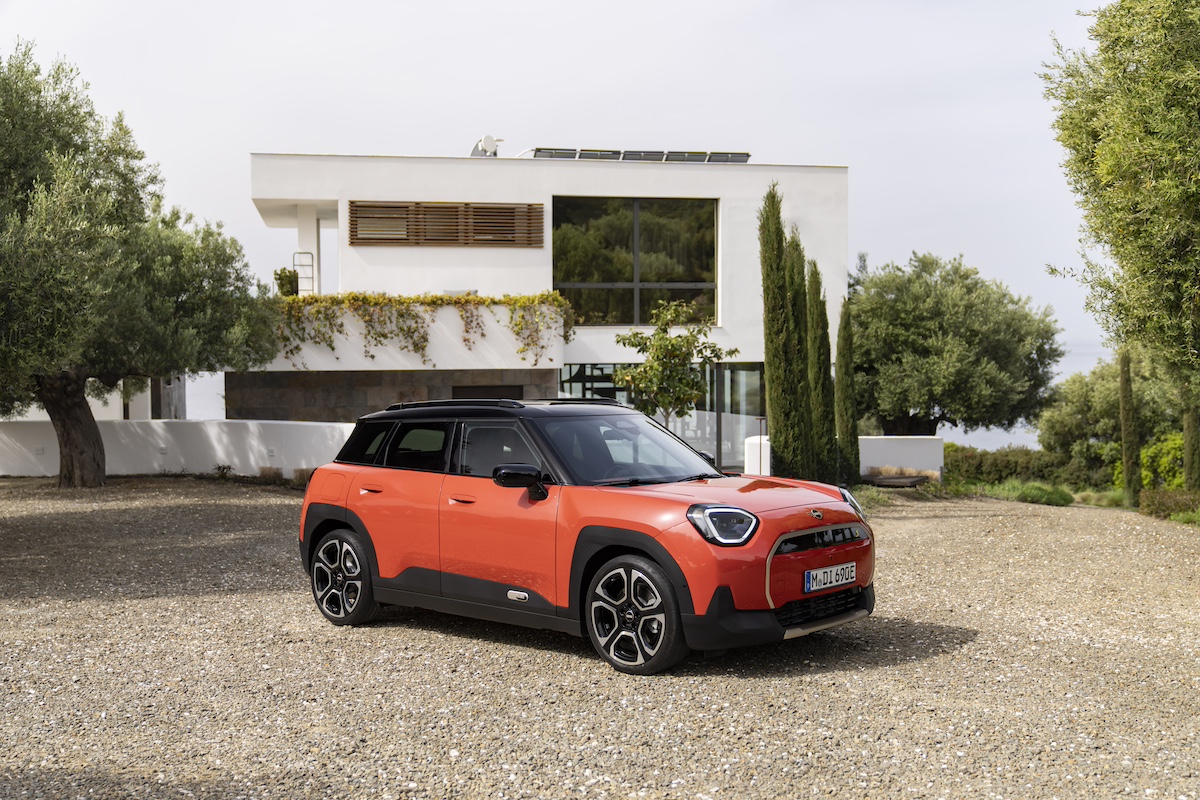 MINI Aceman: innovazione e stile nel nuovo crossover elettrico MINI Aceman: innovazione e stile nel nuovo crossover elettrico