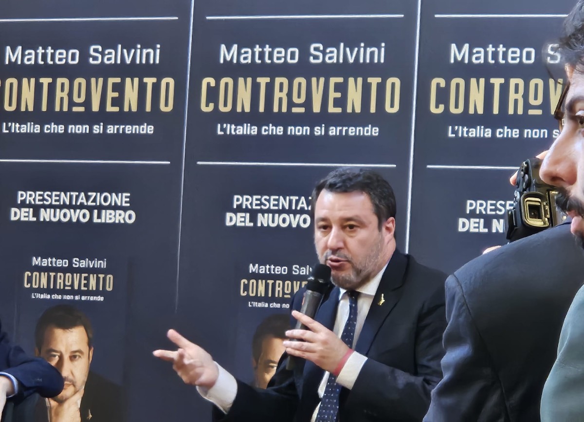 Galleria foto 'Europee, Vannacci si candida con la Lega: l’annuncio di Salvini' - foto 1