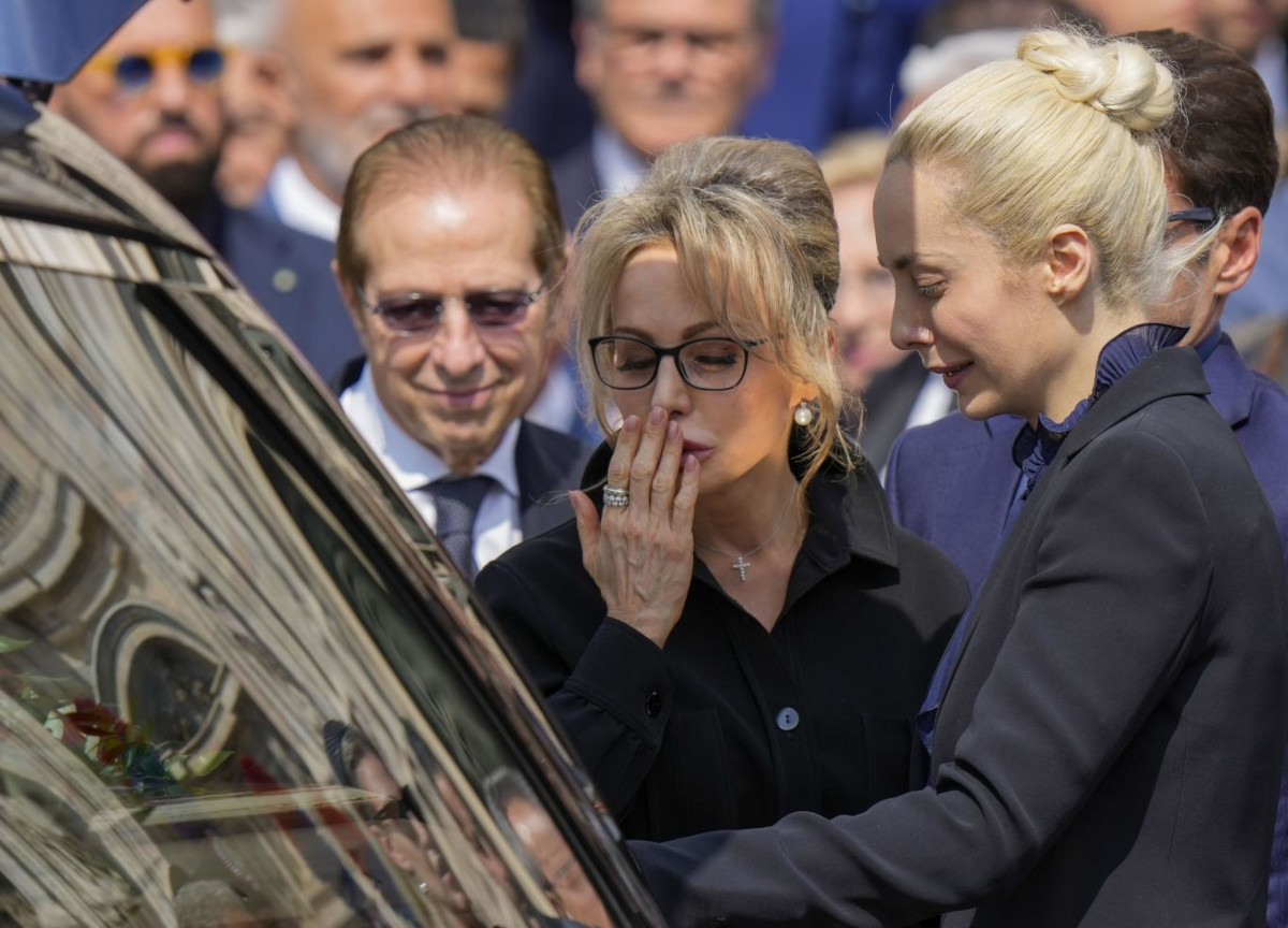 Marta Fascina “Unico e ineguagliabile”. La dedica a Berlusconi il 25 aprile