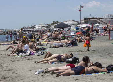 Ostia 1 maggio, stessa spiaggia stesso mare: dal 2025 gara per le concessioni