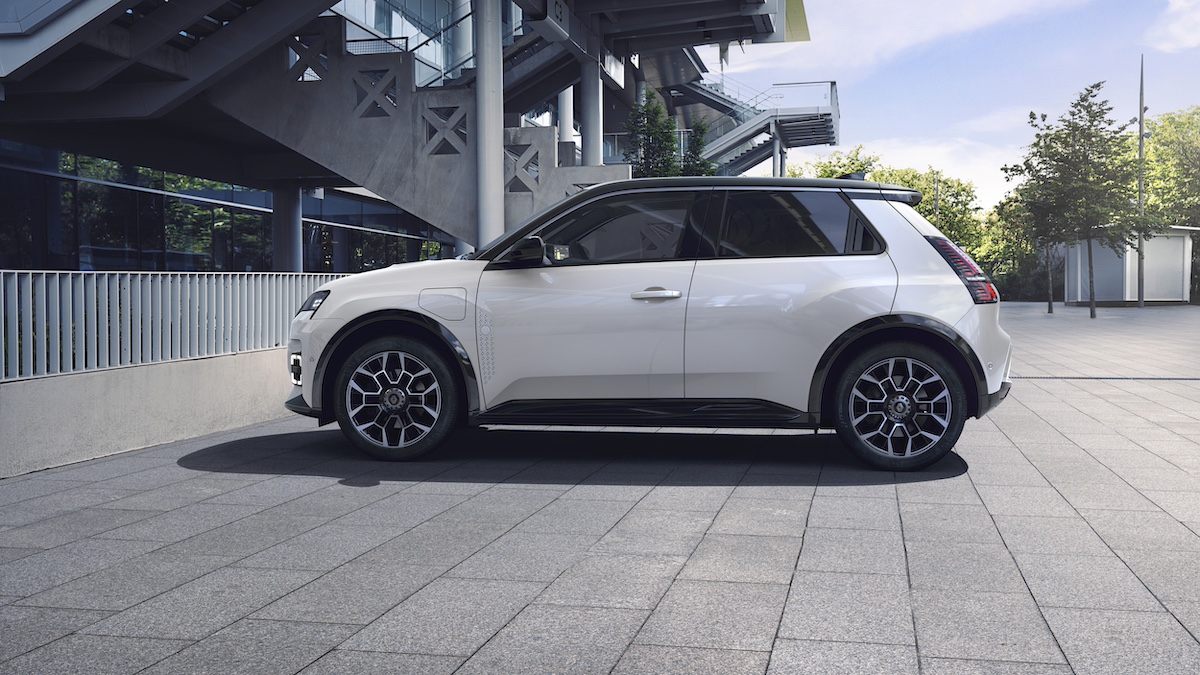 Renault, elettrifica il Roland-Garros con la nuova R5 E-Tech Renault, elettrifica il Roland-Garros con la nuova R5 E-Tech