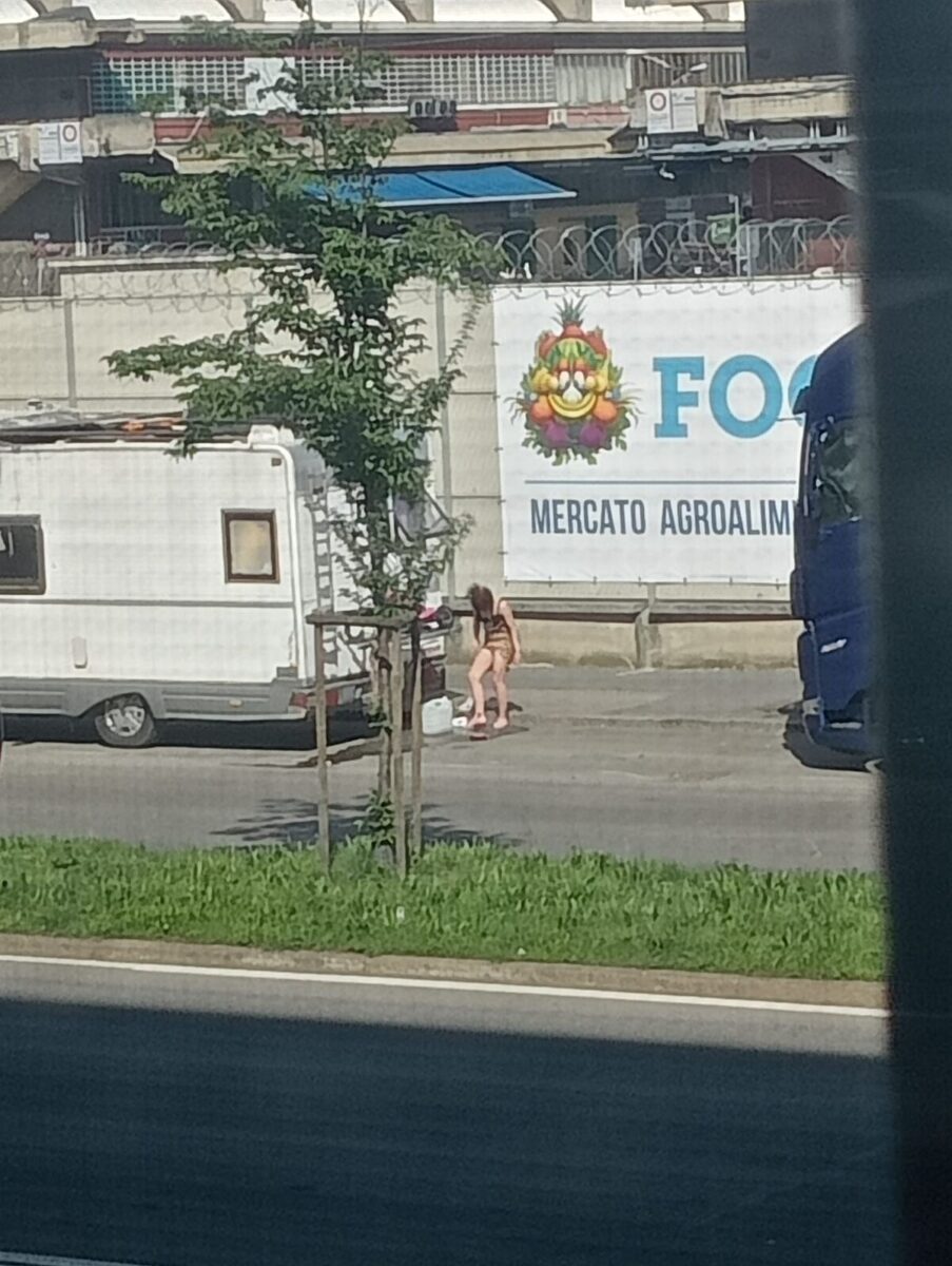 Omicidio Milano, ira residenti: “Feci e urine ovunque. Abbiamo perso dignità” Omicidio Milano, ira residenti: “Feci e urine ovunque. Abbiamo perso dignità”