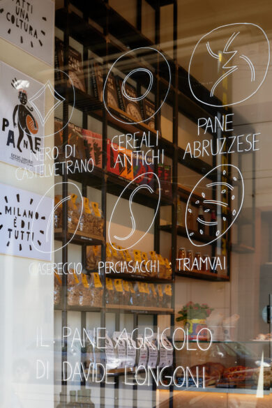 Davide Longoni inaugura il nuovo panificio in Piazza Piemonte