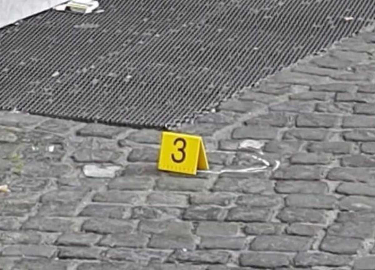 Spari a Roma, agguato contro un Casamonica: i colpi contro l’abitazione Spari a Roma, agguato contro un Casamonica: i colpi contro l’abitazione
