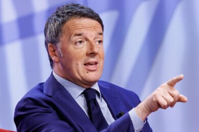 Giambruno e l’auto spiata, Renzi: “Cosa incivile, metteranno segreto di Stato”