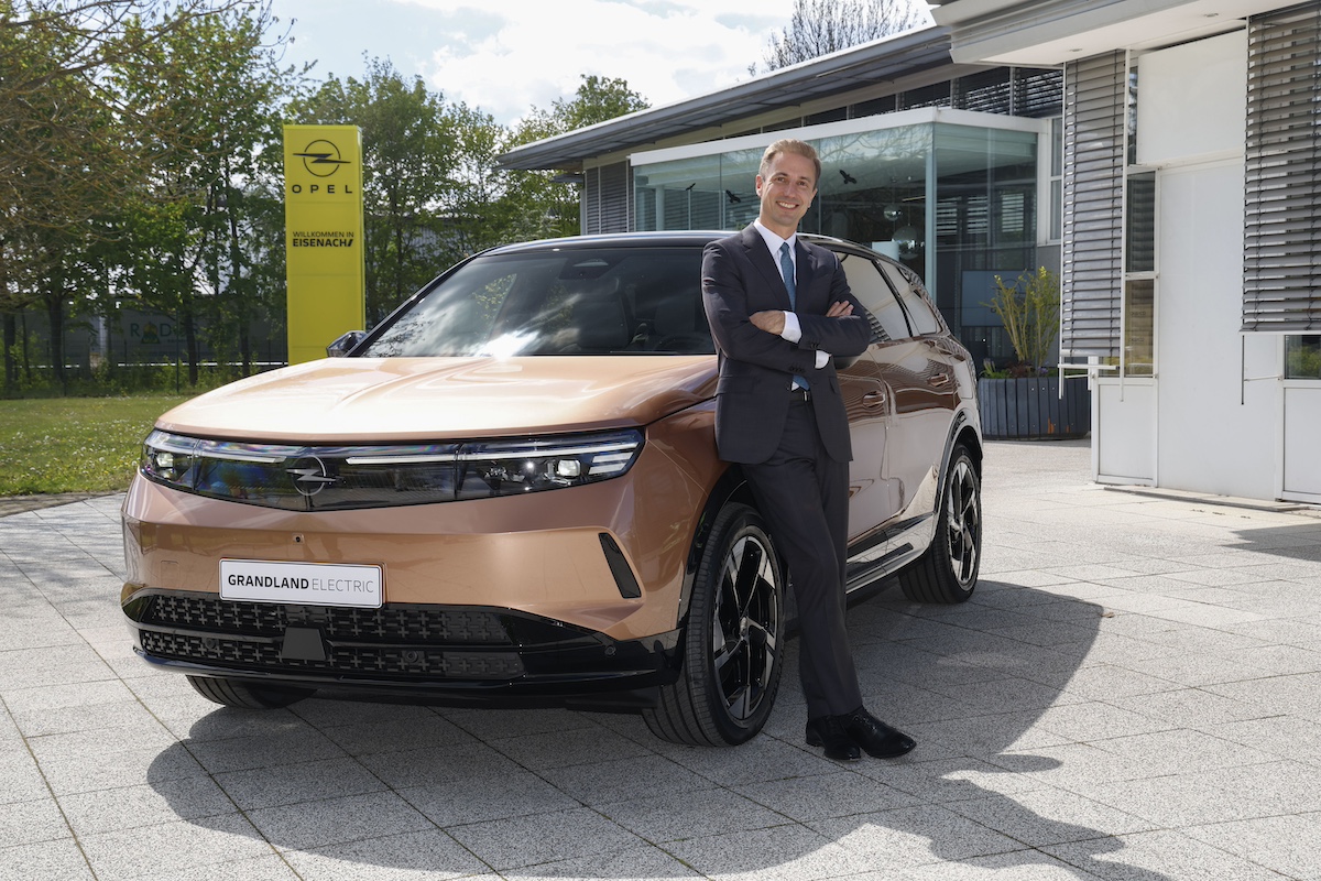 Opel: svela il nuovo Grandland 100% elettrico, 700 km di autonomia in WLTP Opel: svela il nuovo Grandland 100% elettrico, 700 km di autonomia in WLTP