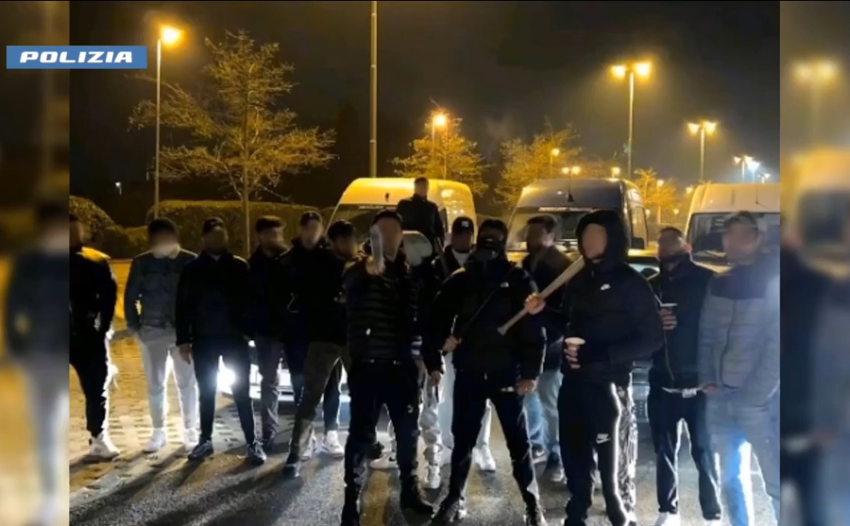 Modena, caporalato ed estorsioni: la Polizia sgomina una banda di pachistani Modena, caporalato ed estorsioni: la Polizia sgomina una banda di pachistani