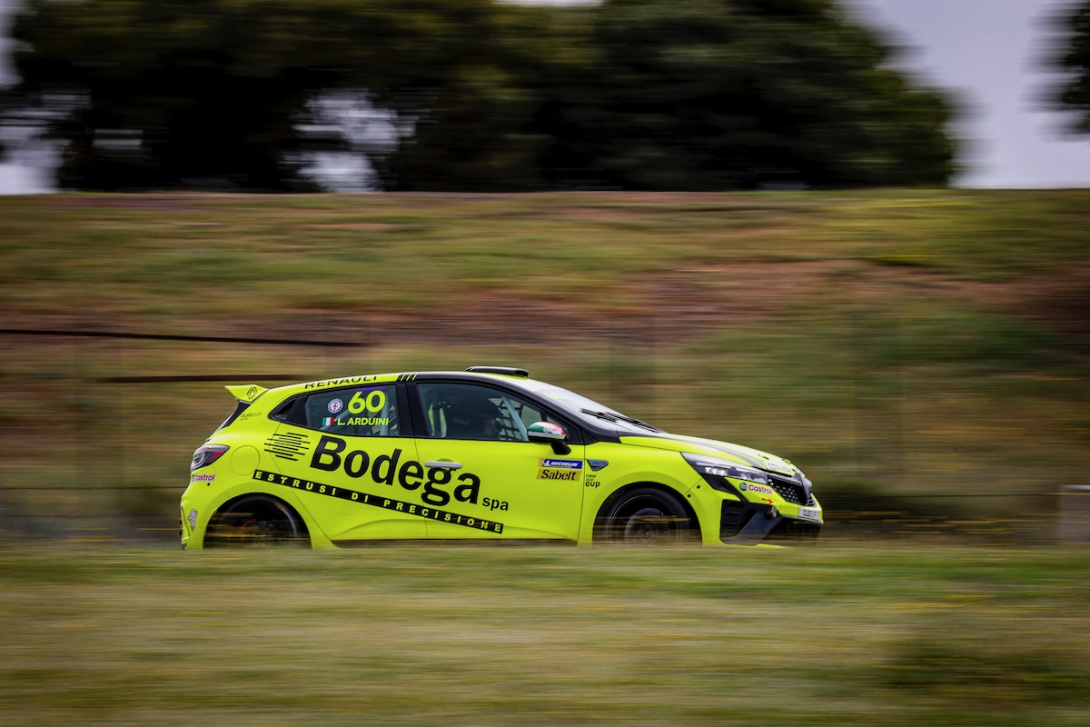 Clio Cup Europa: Arduini sfortunato in Portogallo, fuori dalla Top10 Clio Cup Europa: Arduini sfortunato in Portogallo, fuori dalla Top10