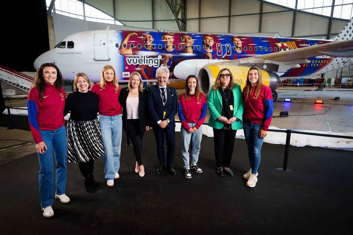 Vueling e FC Barcellona presentano il nuovo aereo del Barça femminile