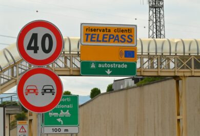 Telepass aumenta i prezzi, ecco da quando scattano gli aumenti