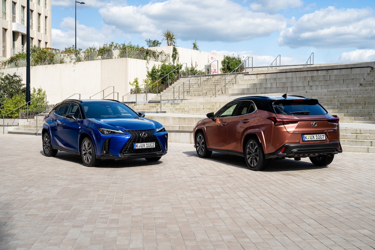 Lexus presenta il nuovo UX 300h, maggiore potenza e tecnologie avanzate Lexus presenta il nuovo UX 300h, maggiore potenza e tecnologie avanzate