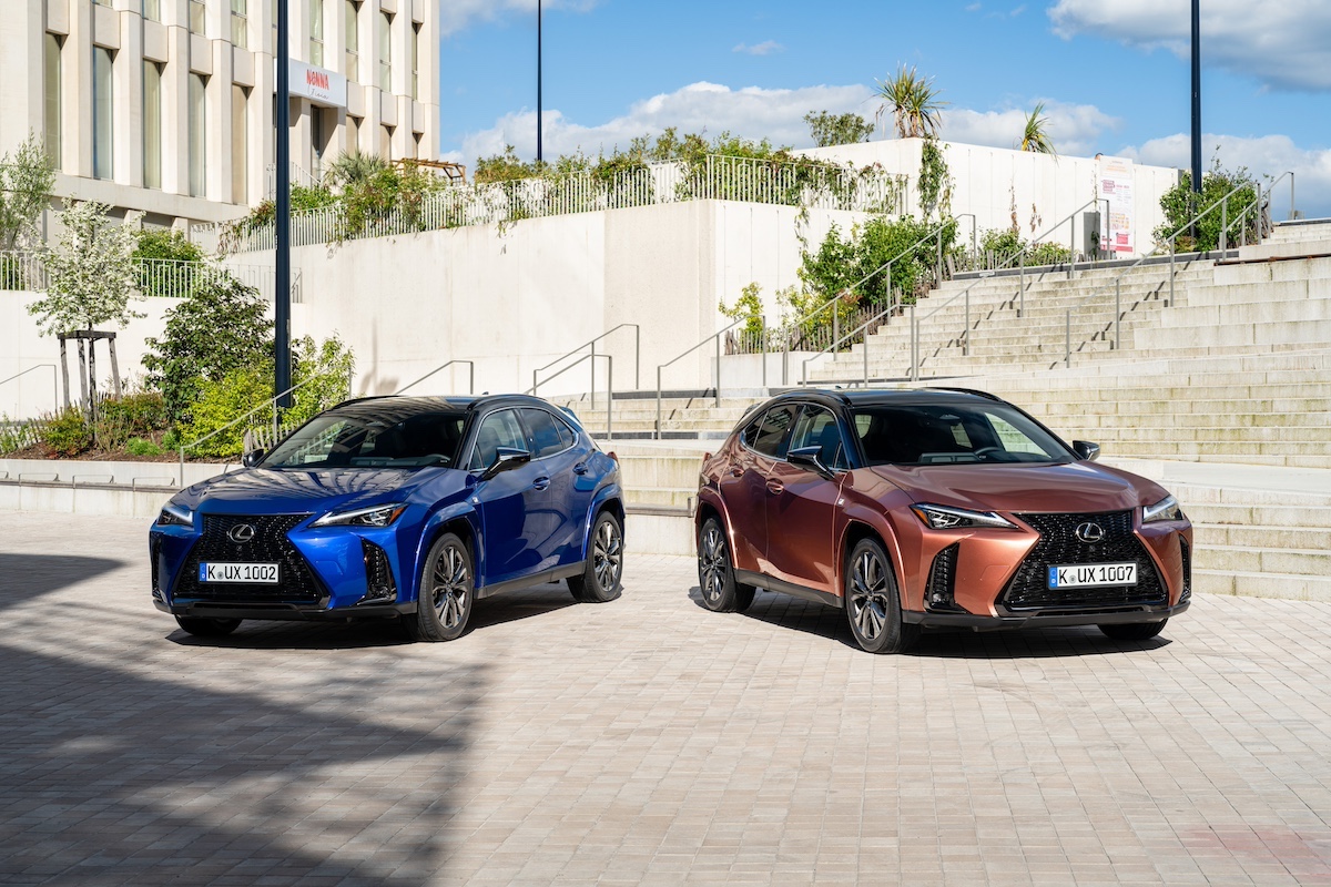 Lexus presenta il nuovo UX 300h, maggiore potenza e tecnologie avanzate Lexus presenta il nuovo UX 300h, maggiore potenza e tecnologie avanzate