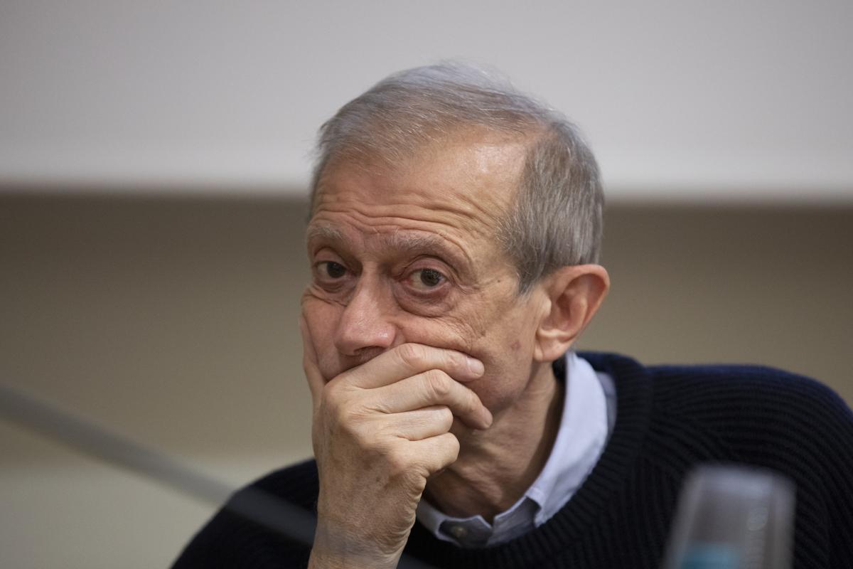 Piero Fassino è indagato per furto di profumo: ora può rischiare il processo