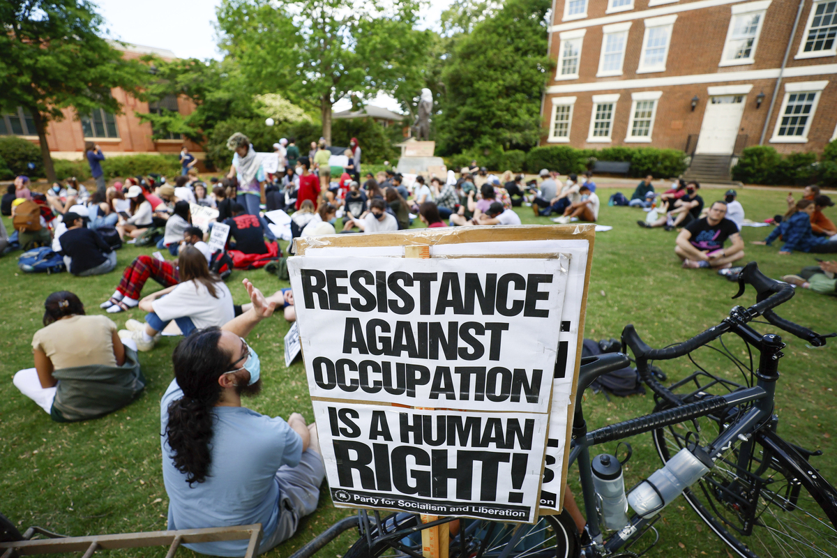 Israele, Hamas chiede la fine dei combattimenti. Arresti nelle università Usa Israele, Hamas chiede la fine dei combattimenti. Arresti nelle università Usa