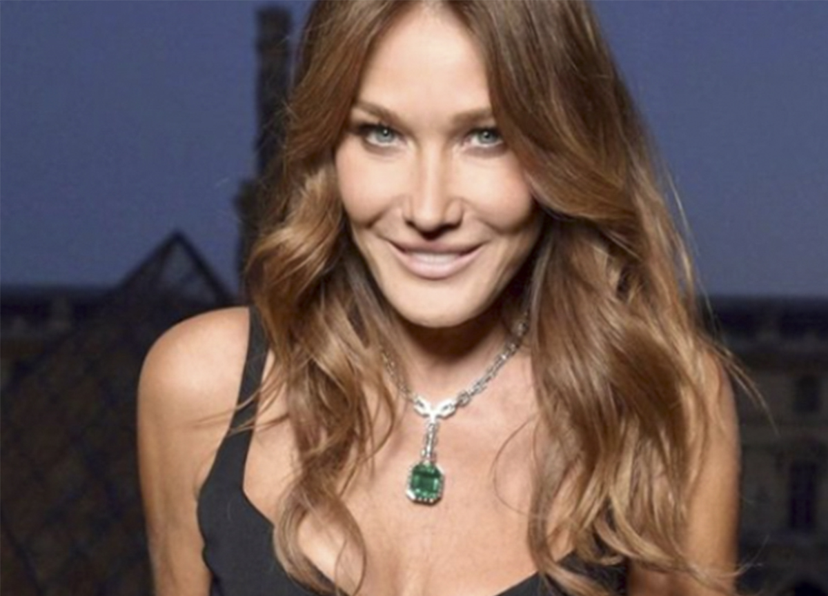 Francia, Carla Bruni interrogata nell’indagine sui soldi di Gheddafi a Sarkozy Francia, Carla Bruni interrogata nell’indagine sui soldi di Gheddafi a Sarkozy