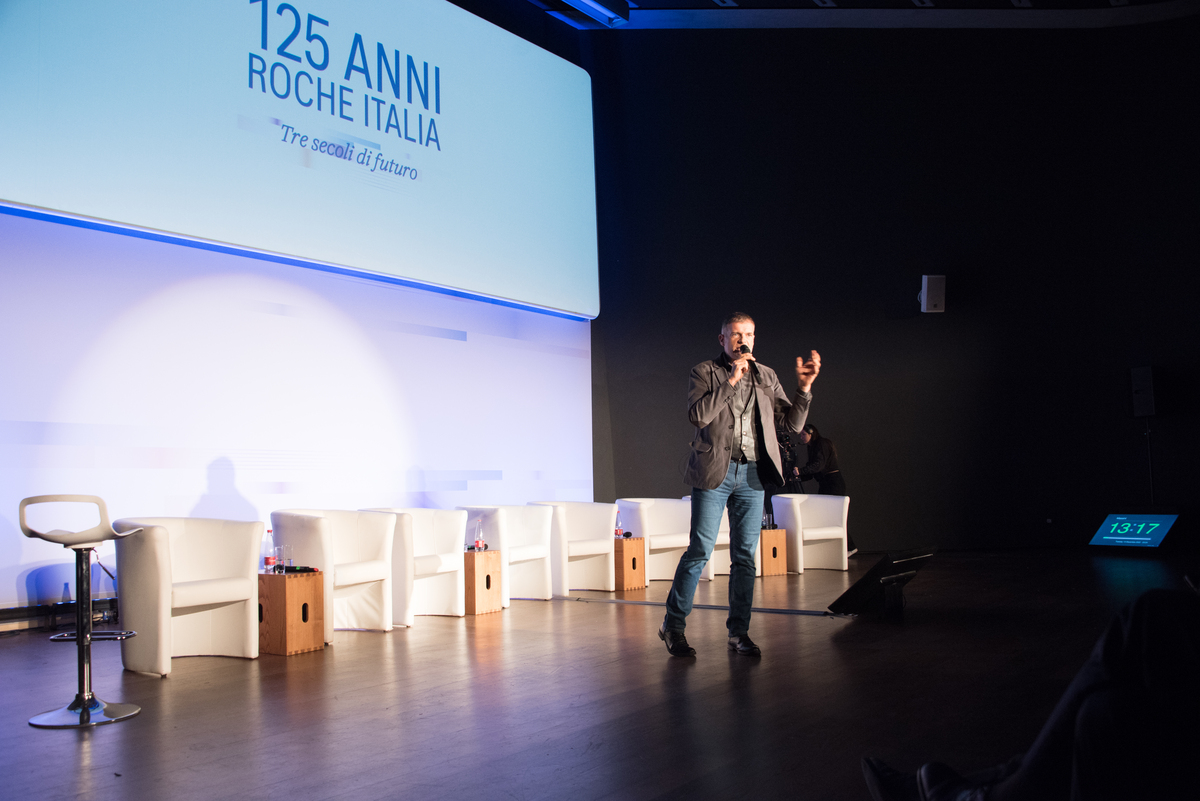 Concertone, monologo di Massini: “Antifascista? Se lo dici la Digos ti scheda” Concertone, monologo di Massini: “Antifascista? Se lo dici la Digos ti scheda”