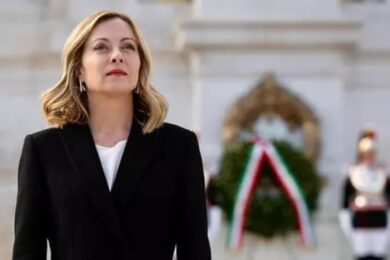 Meloni vuole più imprenditori, voucher da 40 mila euro per avviare un’attività
