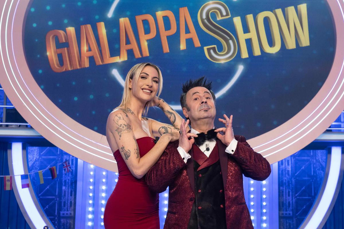GialappaShow, arriva Ema Stokholma e cambia il giorno in onda su TV8 GialappaShow, arriva Ema Stokholma e cambia il giorno in onda su TV8