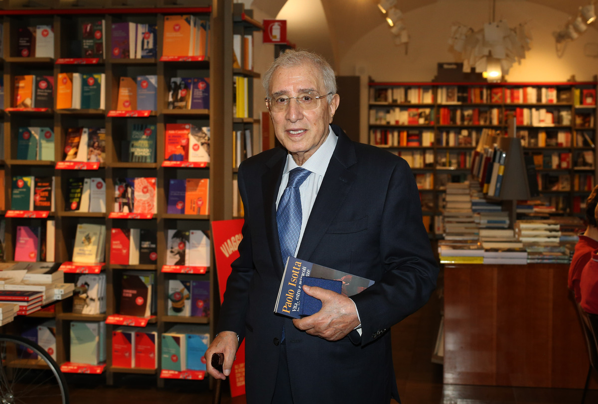 Dell’Utri: “Meglio il carcere di questa persecuzione. Sogno sempre Berlusconi”