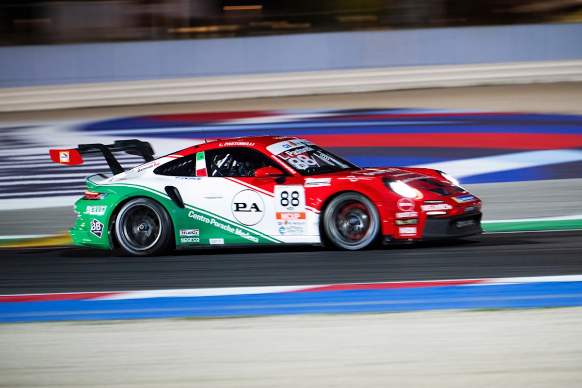 Carrera Cup Italia 2024, Larry Ten Voorde domina la notte di Misano Carrera Cup Italia 2024, Larry Ten Voorde domina la notte di Misano