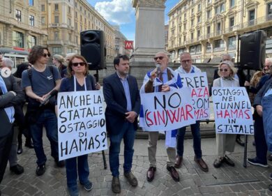 Milano, presidio contro l’antisemitismo. Consiglieri Verdi fermati dalla Digos