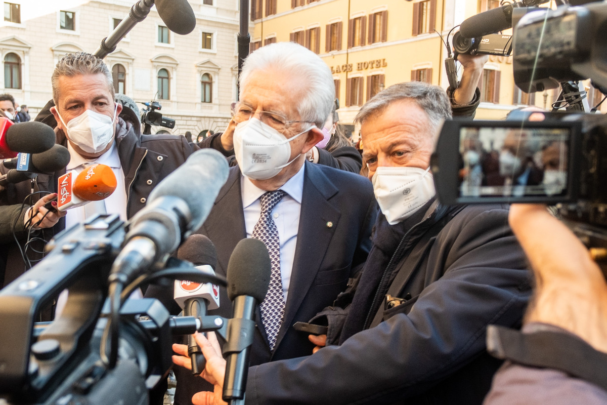 Monti svela il piano “Italexit”. Incontro con Hollande e ritorno alla lira Monti svela il piano “Italexit”. Incontro con Hollande e ritorno alla lira