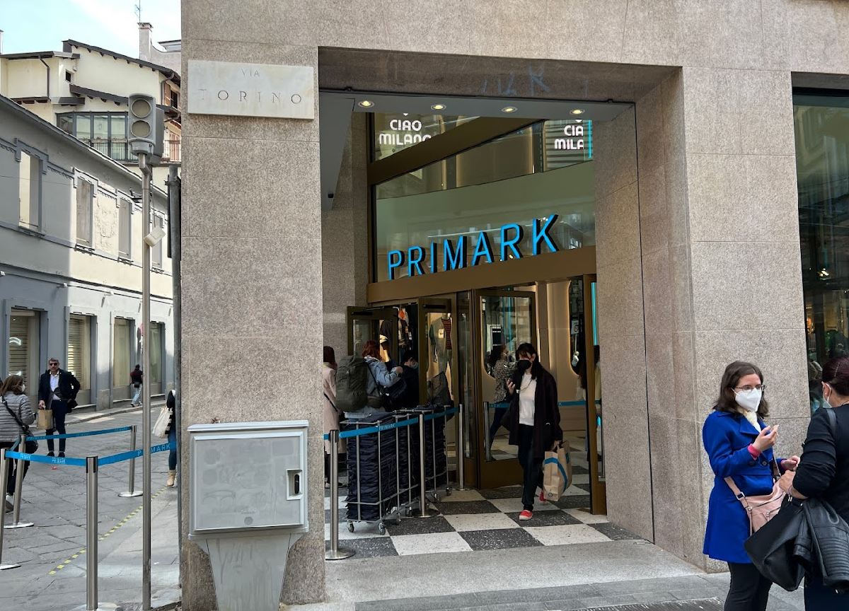 Primark e il business del riuso: corsi di taglio e cucito per i vecchi abiti Primark e il business del riuso: corsi di taglio e cucito per i vecchi abiti