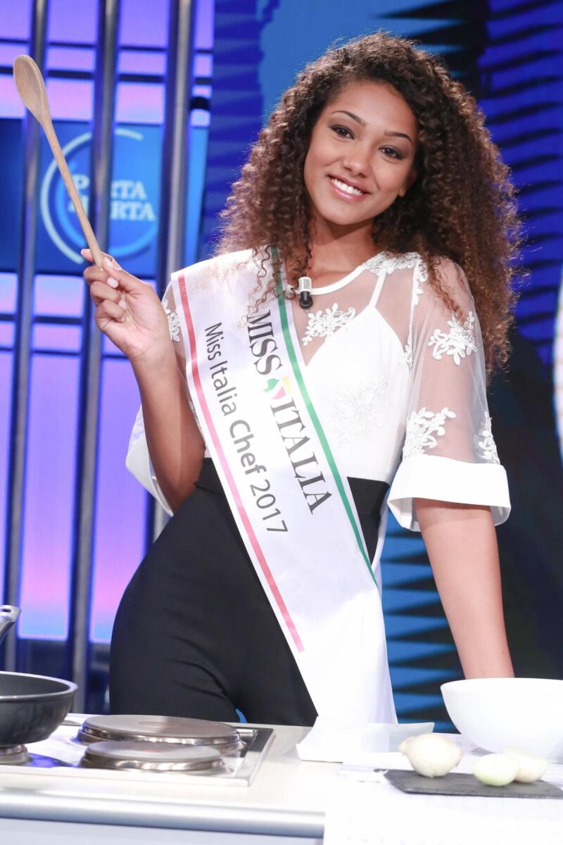 Chi è Samira Lui, prof dell’Eredità alla Ruota della Fortuna di Gerry Scotti