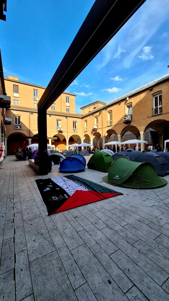 Gaza, l’ondata di proteste universitarie sbarca in Italia. Il caso Bologna