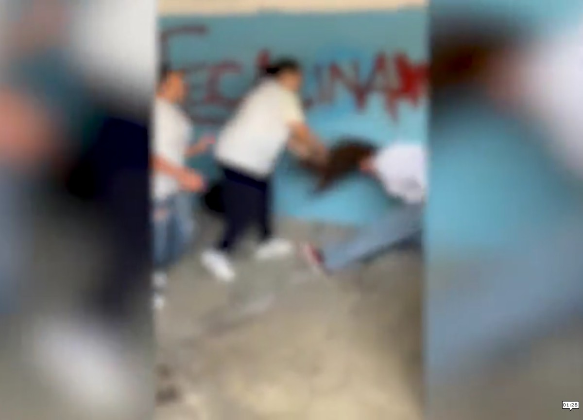 Baby gang scantenata sulla metro B: 17enne aggredito a sassate alla testa Baby gang scantenata sulla metro B: 17enne aggredito a sassate alla testa